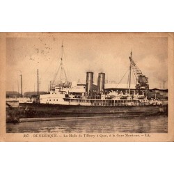 CPA Dunkerque Malle de Tilbury à quai à la Gare Maritime, paquebot LL n°327
