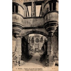 33 - REIMS - Entrée de la Cour du Chapitre - Chapiter House yard entrance