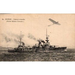CPA cuirassé Justice Marine française avec aéroplane, Toulon 1915