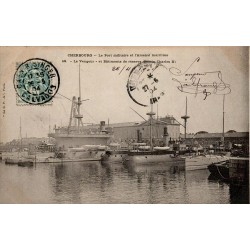 CPA Cherbourg Le Vengeur et bâtiments de réserve dans le Bassin Charles X de l’Arsenal maritime