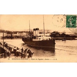 CPA Boulogne-sur-Mer départ du paquebot Invicta avec voyageurs sur le quai du port