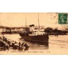 CPA Boulogne-sur-Mer départ du paquebot Invicta avec voyageurs sur le quai du port