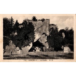 Carte postale ancienne de la grotte à Chaumont (Haute-Marne), entrée rocheuse pittoresque