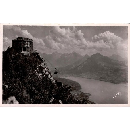CPSM Veyrier-du-Lac téléphérique gare supérieure dominant le lac d’Annecy