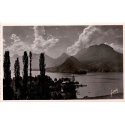 CPSM Talloires lac d’Annecy roc de Chère et presqu’île du château de Duingt
