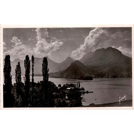 CPSM Talloires lac d’Annecy roc de Chère et presqu’île du château de Duingt