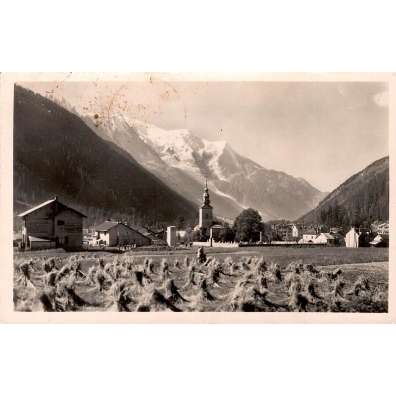 CPSM Argentière vue générale église et massif du Mont-Blanc en Haute-Savoie