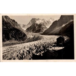 CPSM Chamonix Mer de Glace et gare du Montenvers avec glacier en Haute-Savoie