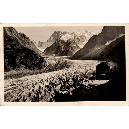 CPSM Chamonix Mer de Glace et gare du Montenvers avec glacier en Haute-Savoie