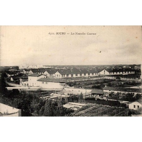CPA Bourg-en-Bresse Ain, vue panoramique des Nouvelles Casernes et de leurs bâtiments militaires
