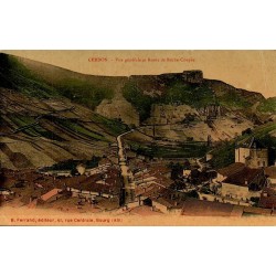 CPA Cerdon Ain, vue générale colorisée du village et Route de Roche Coupée dans le Bugey