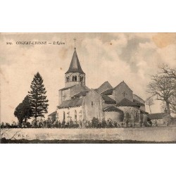 CPA Cognat-Lyonne Allier, église et ancien cimetière avec clocher et monuments funéraires