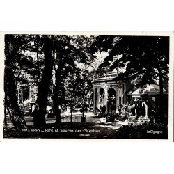 CPSM Vichy Allier, parc et pavillon de la Source des Célestins, vue ancienne