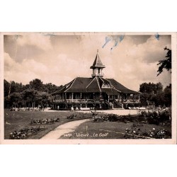 CPSM Vichy Allier, Golf et pavillon avec jardins et terrasses en 1946