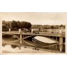 CPA Montluçon Allier Pont-Neuf sur le Cher avec arches et reflet dans la rivière