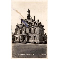 CPSM Commentry Hôtel de Ville dans l’Allier vers 1945