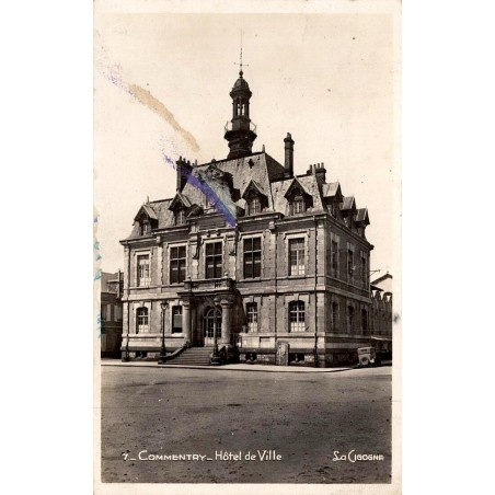 CPSM Commentry Hôtel de Ville dans l’Allier vers 1945
