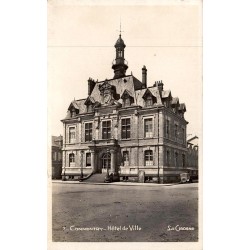 CPSM Commentry Hôtel de Ville dans l'Allier, vue ancienne du bâtiment municipal