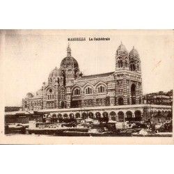 CPSM Marseille cathédrale de la Major vue depuis les anciennes installations portuaires