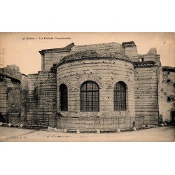 CPA Arles Palais Constantin, vestiges des thermes romains et grandes baies antiques