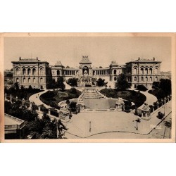 CPSM Marseille Palais Longchamp avec fontaine monumentale, cascades et jardins