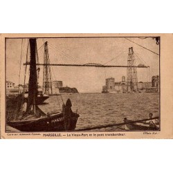 CPA Marseille Vieux-Port avec pont transbordeur, bateaux et fort Saint-Jean