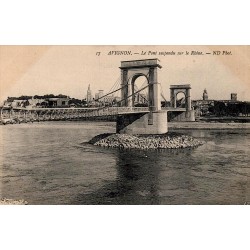 CPA Avignon ancien pont suspendu sur le Rhône avec panorama de la ville