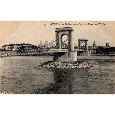 CPA Avignon ancien pont suspendu sur le Rhône avec panorama de la ville