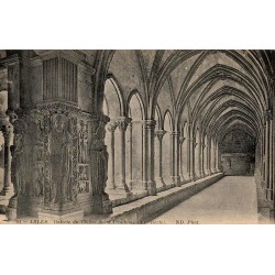 CPA Arles galerie gothique du cloître Saint-Trophime et sculptures médiévales