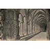 CPA Arles galerie gothique du cloître Saint-Trophime et sculptures médiévales