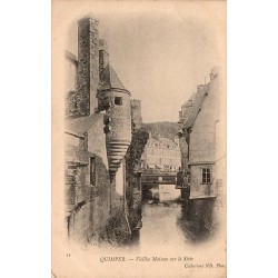 CPA Quimper vieilles maisons et tourelle sur le Steïr, ancienne édition ND