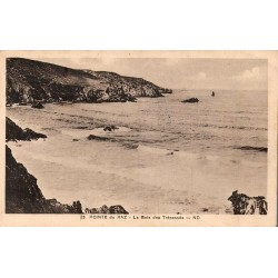 CPA Pointe du Raz Baie des Trépassés avec falaises et rochers du littoral breton
