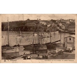 CPSM Camaret-sur-Mer quais et anciens voiliers de pêche vus de l’Hôtel Moderne