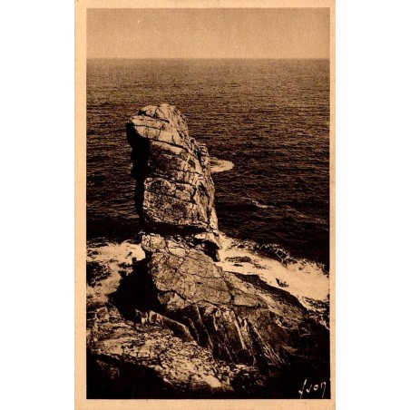 CPSM Pointe du Raz Baie des Trépassés, rocher du Menhir, édition Yvon