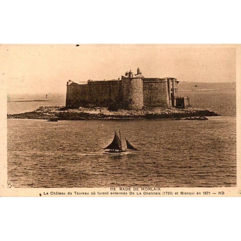 CPA rade de Morlaix Château du Taureau avec voilier, Lévy et Neurdein
