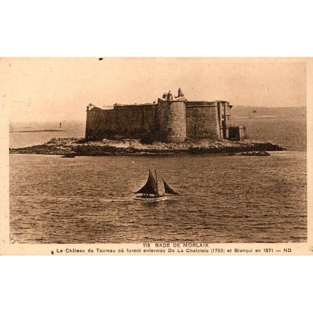 CPA rade de Morlaix Château du Taureau avec voilier, Lévy et Neurdein