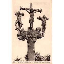CPA Lampaul croix du XVIe siècle, détail sculpté de la Crucifixion, ND 2