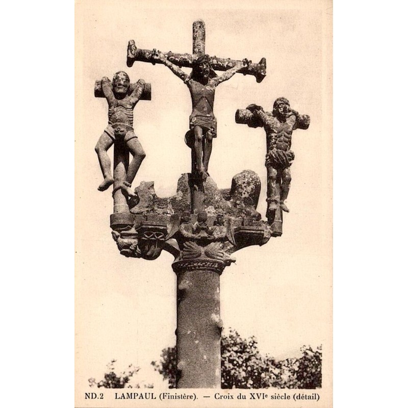 CPA Lampaul croix du XVIe siècle, détail sculpté de la Crucifixion, ND 2