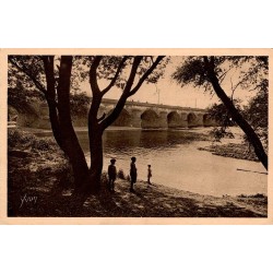 CPSM Metz Moselle et Pont des Morts avec enfants au bord de l’eau, éditions Yvon