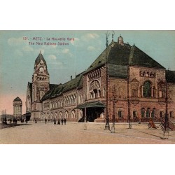 CPA Metz nouvelle gare, vue colorisée de la gare de Metz-Ville et de son parvis