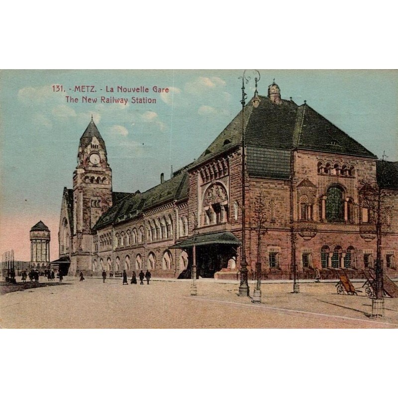 CPA Metz nouvelle gare, vue colorisée de la gare de Metz-Ville et de son parvis