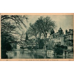 CPA Metz vue du Pont Moreau sur la Moselle et anciennes maisons, Lévy Fils