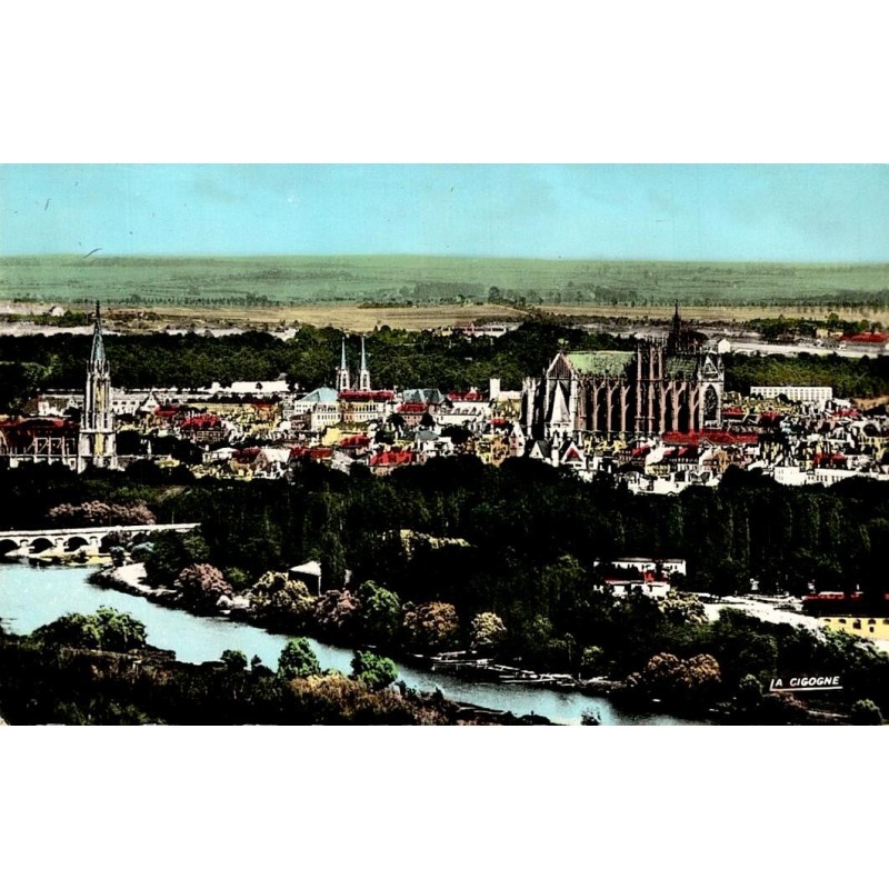 CPSM Metz vue générale en couleurs avec Moselle et cathédrale Saint-Étienne