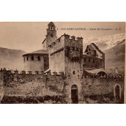 CPA Luz-Saint-Sauveur église des Templiers et enceinte fortifiée Hautes-Pyrénées