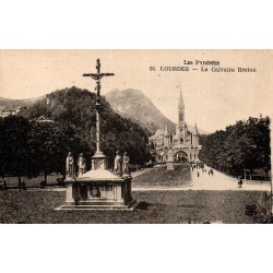 CPA Lourdes Calvaire Breton et basiliques des sanctuaires dans les Hautes-Pyrénées
