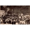 CPA Lourdes foule de pèlerins devant la Grotte de Massabielle en 1909