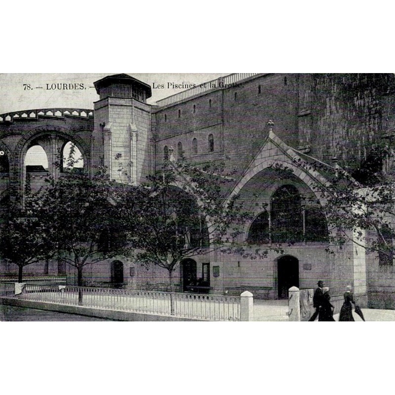 CPA Lourdes anciennes Piscines et abords de la Grotte de Massabielle Hautes-Pyrénées