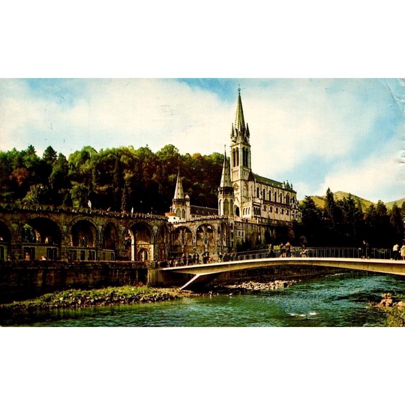 CPM Lourdes basilique de l’Immaculée-Conception et Gave de Pau, carte circulée en 1980