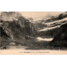 CPA Gavarnie Cirque et Grande Cascade avec parois enneigées dans les Hautes-Pyrénées