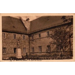 CPA Mont Sainte-Odile cour du couvent et statue ancienne Bas-Rhin Alsace
